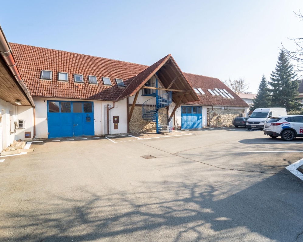 PRONAJATO Pronájem skladu 385 m² Nymburk